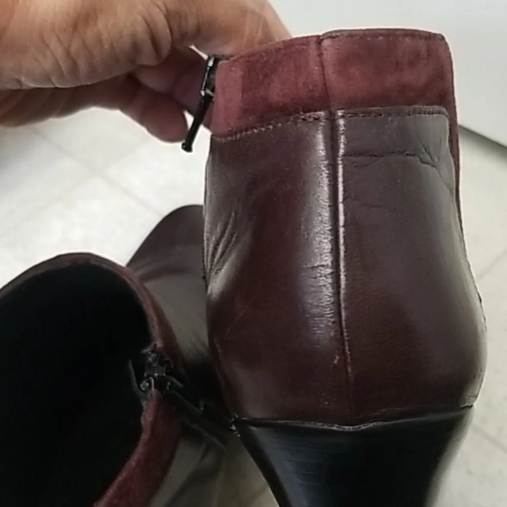 MUNRO burgundy ankle booties leather hope Size 8